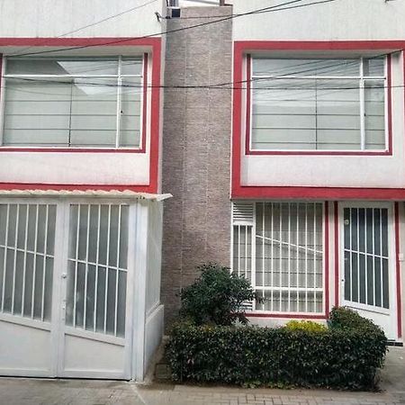 Alojamiento "Como En Casa" Cerca Al Aeropuerto!! Bogota Luaran gambar