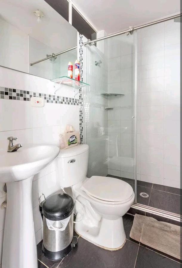 Alojamiento "Como En Casa" Cerca Al Aeropuerto!! Bogota Luaran gambar