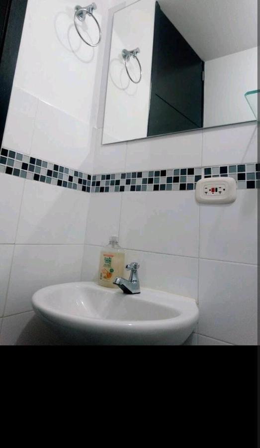 Alojamiento "Como En Casa" Cerca Al Aeropuerto!! Bogota Luaran gambar